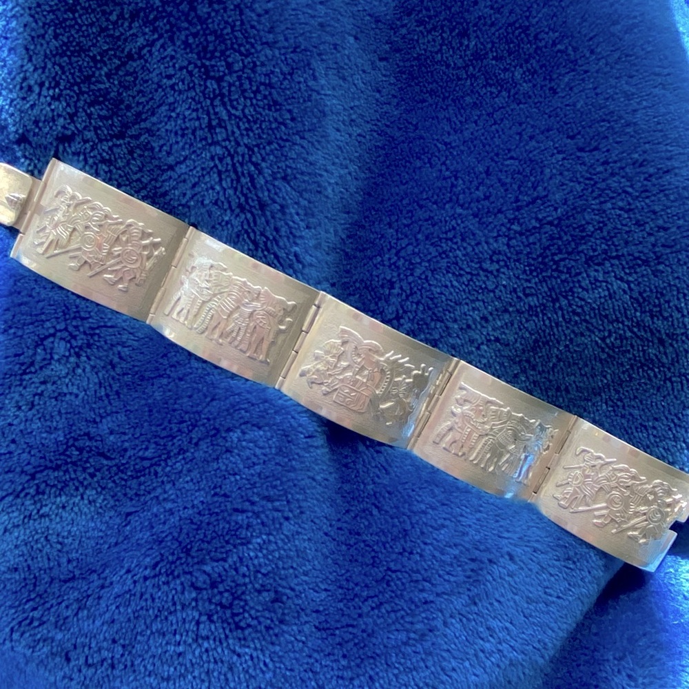 🛑 **BEAUTIFUL & RARE**
Guatemala Aztec Revival picture panel link bracelet